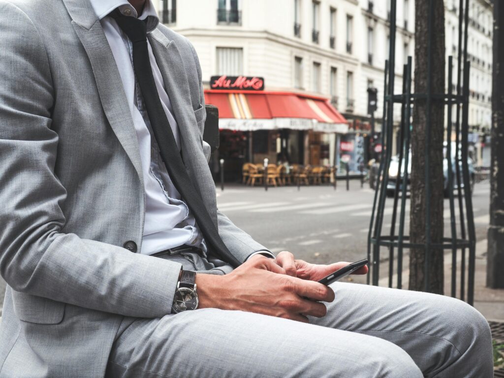 Jakie błędy najczęściej popełniamy w przypadku koszul? Jak wybrać koszulę idealną? Na co zwrócić uwagę? Jak wygląda koszula idealna?