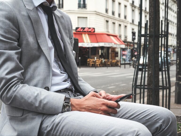 Tych błędów nie popełniaj, nosząc koszule!