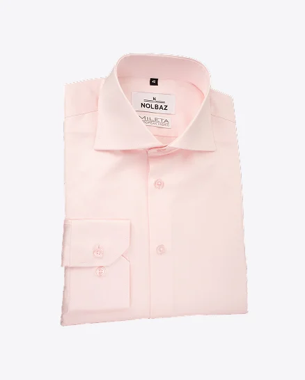 Detal koszuli z lewej