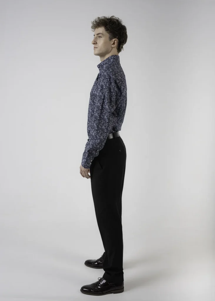 Koszula w kwiaty slim fit z kołnierzem button-down